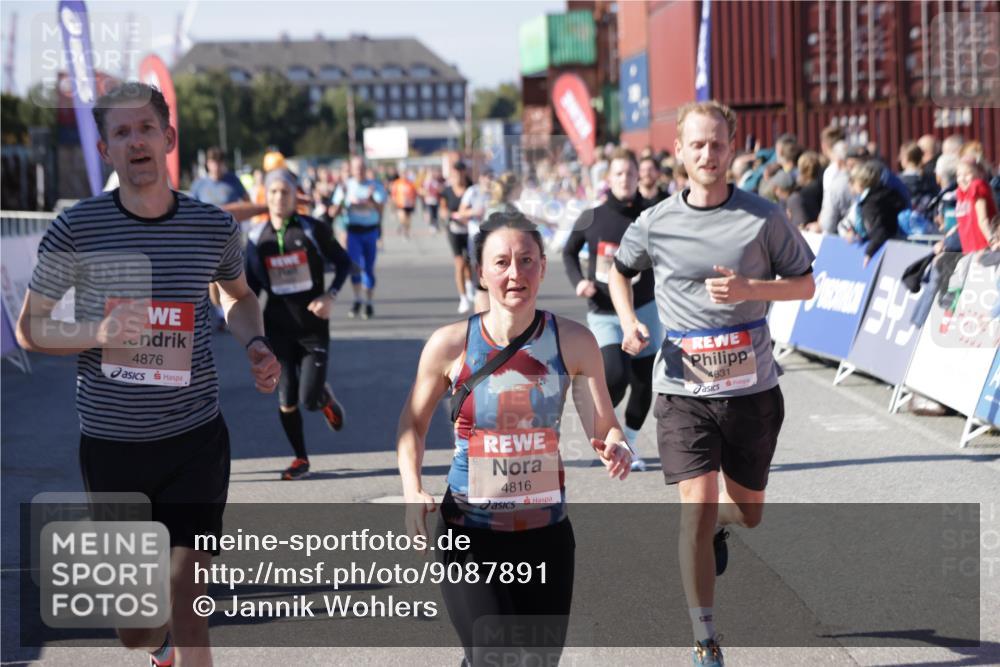 03.10.2025 - Köhlbrandbrückenlauf Jannik Wohlers http://msf.ph/oto/9087891 03.10.2025 13:19:09 Ziel 4143, 4630, 4631, 4632, 4676, 4690, 4727, 4816, 4876, 5027, 5449, 5858, 6088, 6117, 6127, 6475, 6573 meine-sportfotos.de