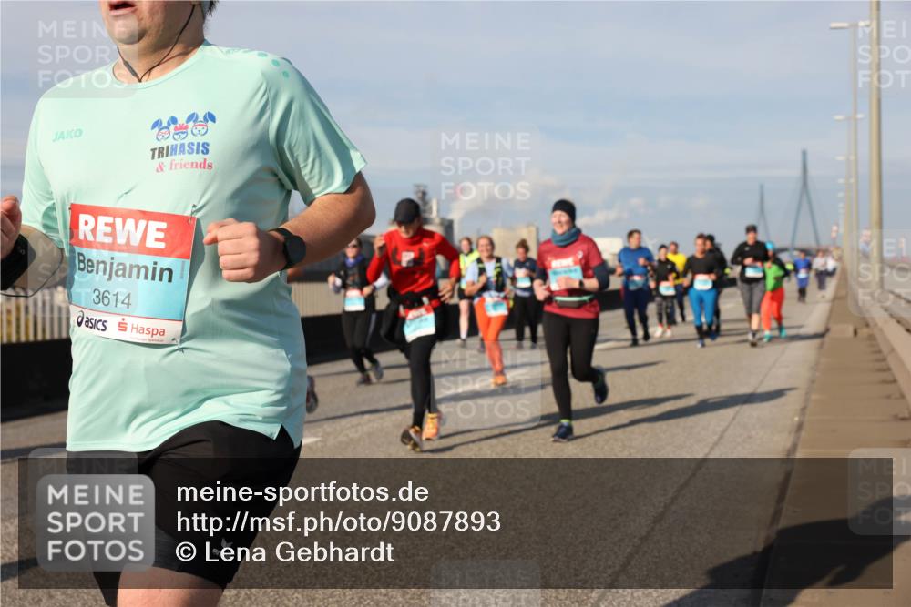 03.10.2025 - Köhlbrandbrückenlauf Lena Gebhardt http://msf.ph/oto/9087893 03.10.2025 10:06:29 Position 2 3614 meine-sportfotos.de