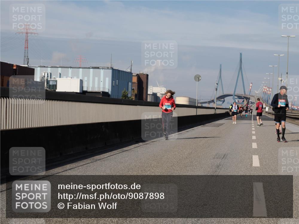 03.10.2025 - Köhlbrandbrückenlauf Fabian Wolf http://msf.ph/oto/9087898 03.10.2025 10:24:00 Position 3  meine-sportfotos.de