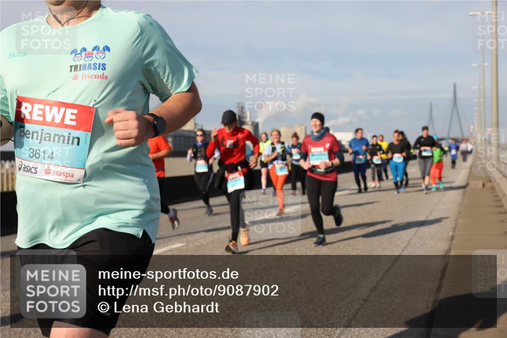 03.10.2025 - Köhlbrandbrückenlauf Lena Gebhardt http://msf.ph/oto/9087902 03.10.2025 10:06:30 Position 2 3614 meine-sportfotos.de