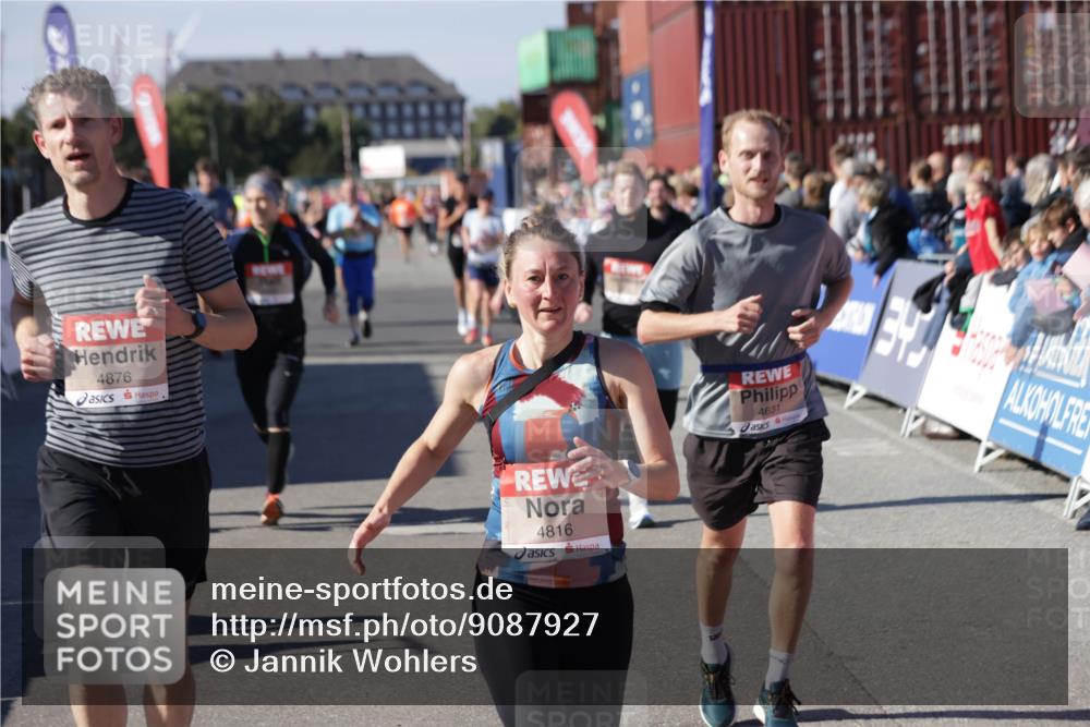 03.10.2025 - Köhlbrandbrückenlauf Jannik Wohlers http://msf.ph/oto/9087927 03.10.2025 13:19:10 Ziel 4143, 4630, 4631, 4632, 4676, 4690, 4727, 4816, 4828, 4876, 5027, 5449, 5853, 5858, 6088, 6117, 6127, 6475, 6573 meine-sportfotos.de