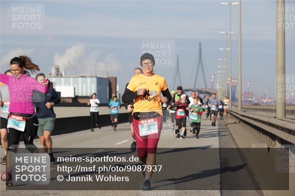 03.10.2025 - Köhlbrandbrückenlauf Jannik Wohlers http://msf.ph/oto/9087937 03.10.2025 09:57:57 Position 3 3798, 1598 meine-sportfotos.de