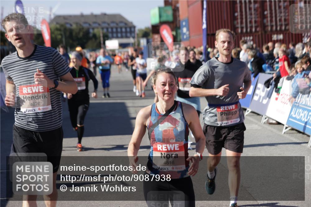 03.10.2025 - Köhlbrandbrückenlauf Jannik Wohlers http://msf.ph/oto/9087938 03.10.2025 13:19:10 Ziel 4143, 4630, 4631, 4632, 4676, 4690, 4727, 4816, 4828, 4876, 5027, 5449, 5853, 5858, 6088, 6117, 6127, 6475, 6573 meine-sportfotos.de