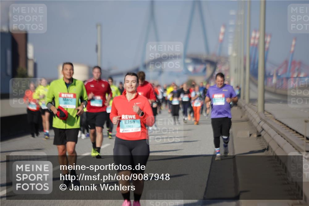 03.10.2025 - Köhlbrandbrückenlauf Jannik Wohlers http://msf.ph/oto/9087948 03.10.2025 10:08:39 Position 3 1863 meine-sportfotos.de