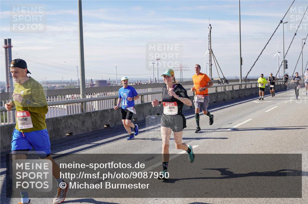 03.10.2025 - Köhlbrandbrückenlauf Michael Burmester http://msf.ph/oto/9087950 03.10.2025 12:44:22 Position 2 4806, 50, 4794 meine-sportfotos.de