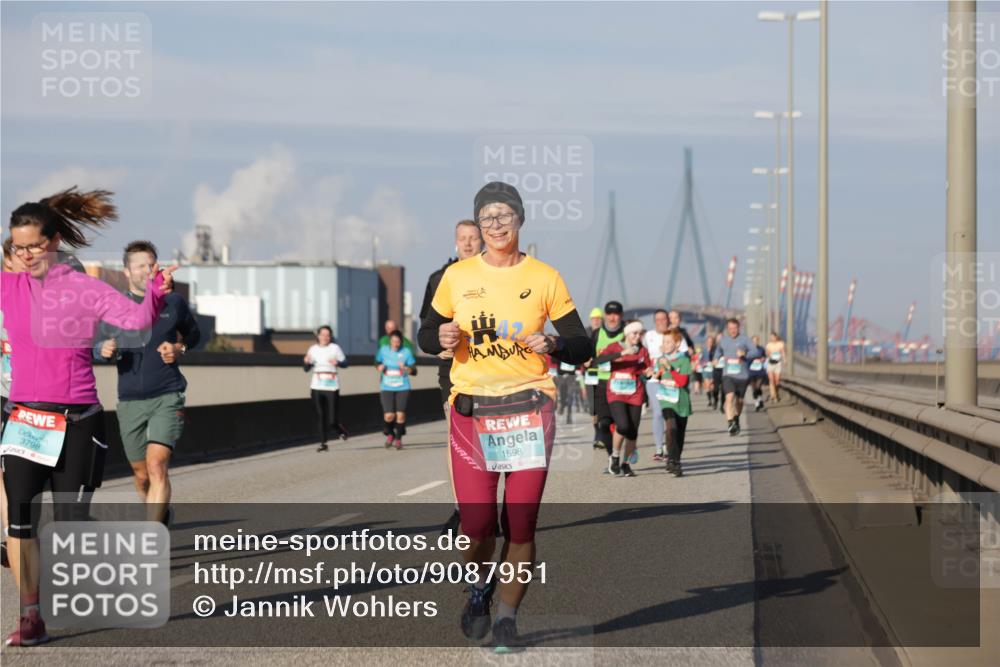 03.10.2025 - Köhlbrandbrückenlauf Jannik Wohlers http://msf.ph/oto/9087951 03.10.2025 09:57:57 Position 3 3798, 42, 1598 meine-sportfotos.de