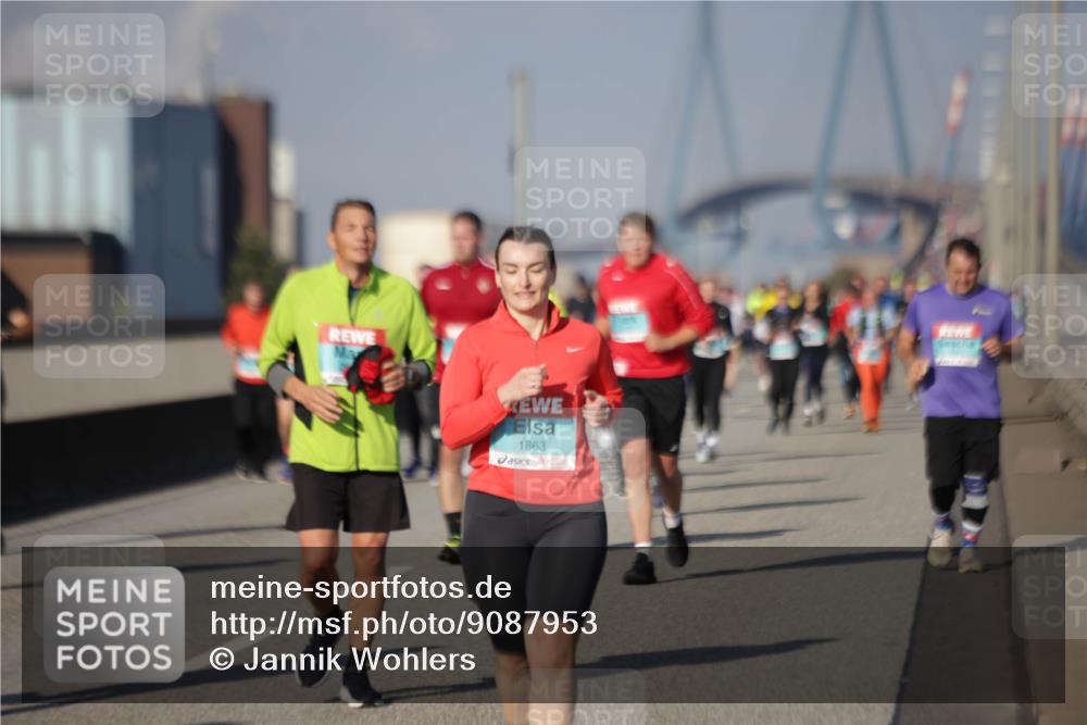 03.10.2025 - Köhlbrandbrückenlauf Jannik Wohlers http://msf.ph/oto/9087953 03.10.2025 10:08:40 Position 3 1863 meine-sportfotos.de