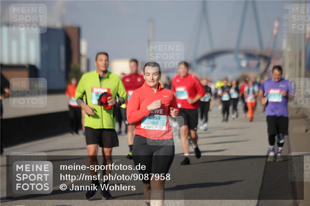 03.10.2025 - Köhlbrandbrückenlauf Jannik Wohlers http://msf.ph/oto/9087958 03.10.2025 10:08:40 Position 3 1863 meine-sportfotos.de