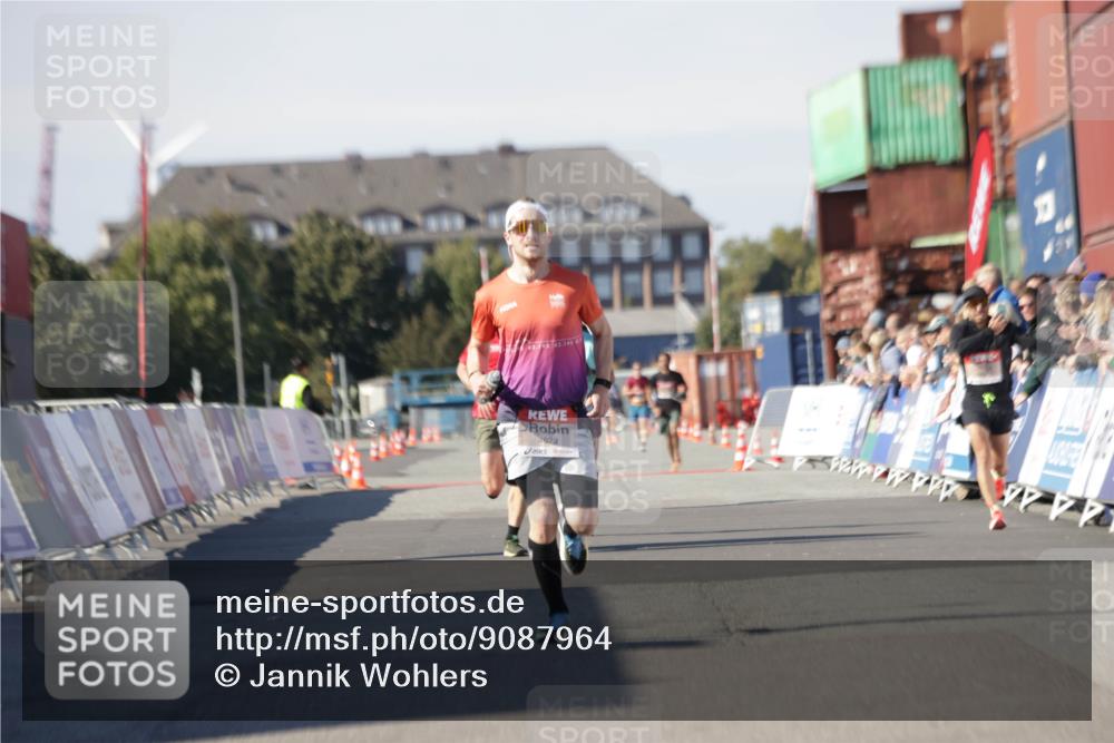 03.10.2025 - Köhlbrandbrückenlauf Jannik Wohlers http://msf.ph/oto/9087964 03.10.2025 12:53:22 Ziel 4029, 4142, 5786, 6333, 6656 meine-sportfotos.de