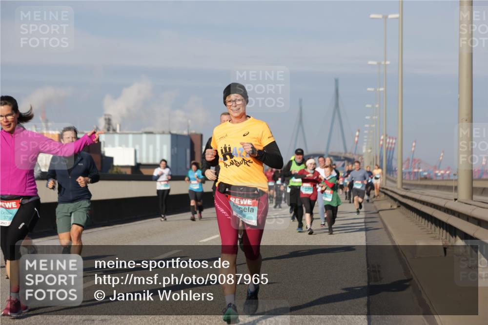 03.10.2025 - Köhlbrandbrückenlauf Jannik Wohlers http://msf.ph/oto/9087965 03.10.2025 09:57:57 Position 3 379 meine-sportfotos.de