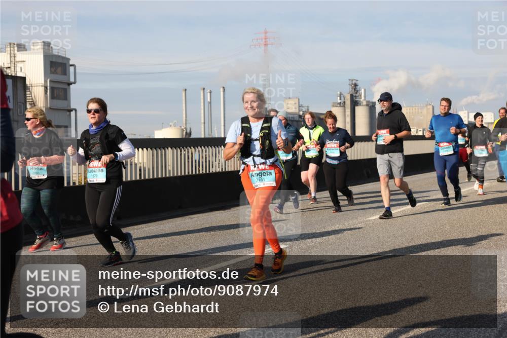 03.10.2025 - Köhlbrandbrückenlauf Lena Gebhardt http://msf.ph/oto/9087974 03.10.2025 10:06:32 Position 2 1579, 3161 meine-sportfotos.de