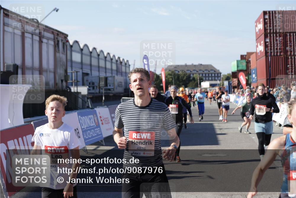 03.10.2025 - Köhlbrandbrückenlauf Jannik Wohlers http://msf.ph/oto/9087976 03.10.2025 13:19:10 Ziel 4143, 4630, 4631, 4632, 4676, 4690, 4727, 4816, 4828, 4876, 5027, 5449, 5853, 5858, 6088, 6117, 6127, 6475, 6573 meine-sportfotos.de