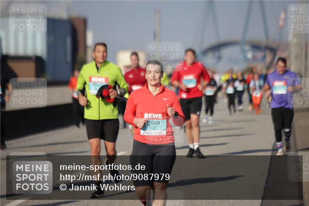 03.10.2025 - Köhlbrandbrückenlauf Jannik Wohlers http://msf.ph/oto/9087979 03.10.2025 10:08:40 Position 3 1863 meine-sportfotos.de