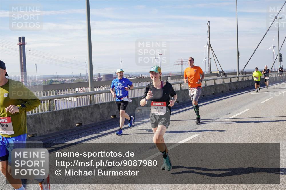 03.10.2025 - Köhlbrandbrückenlauf Michael Burmester http://msf.ph/oto/9087980 03.10.2025 12:44:23 Position 2 4806, 4794 meine-sportfotos.de