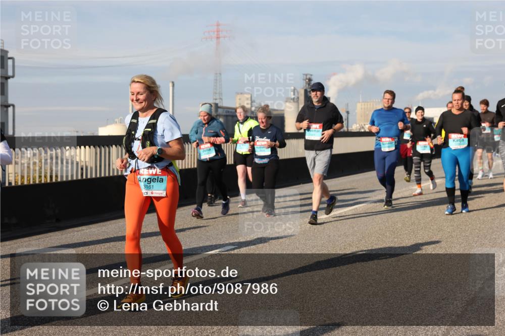 03.10.2025 - Köhlbrandbrückenlauf Lena Gebhardt http://msf.ph/oto/9087986 03.10.2025 10:06:32 Position 2 3161 meine-sportfotos.de