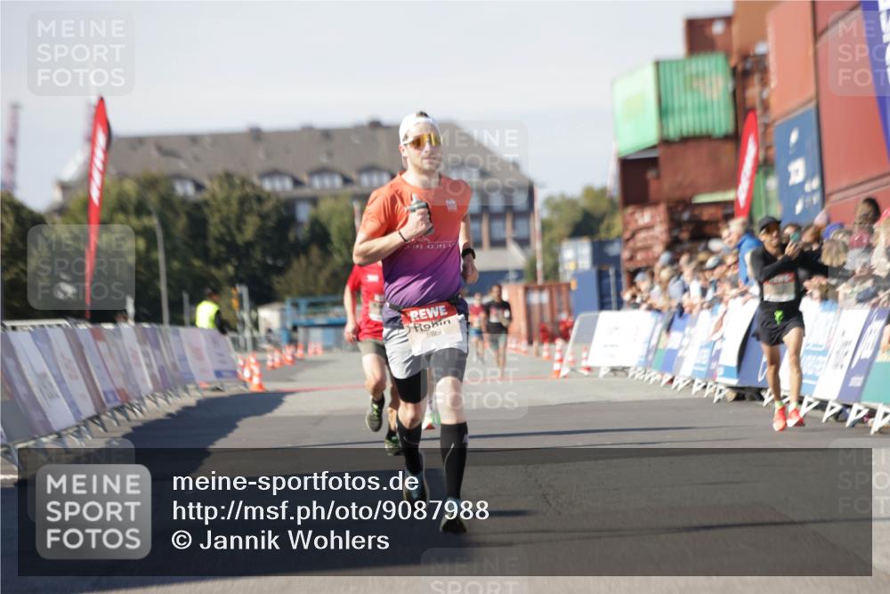 03.10.2025 - Köhlbrandbrückenlauf Jannik Wohlers http://msf.ph/oto/9087988 03.10.2025 12:53:22 Ziel 4029, 4142, 5786, 6333, 6656 meine-sportfotos.de