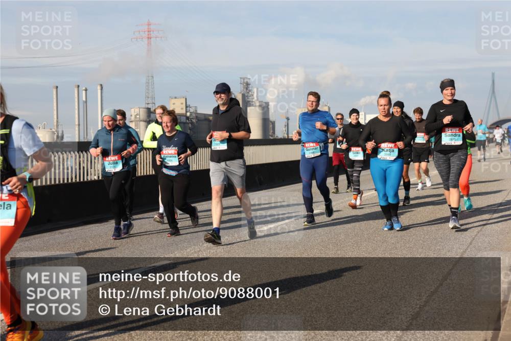 03.10.2025 - Köhlbrandbrückenlauf Lena Gebhardt http://msf.ph/oto/9088001 03.10.2025 10:06:32 Position 2 2870, 1926 meine-sportfotos.de