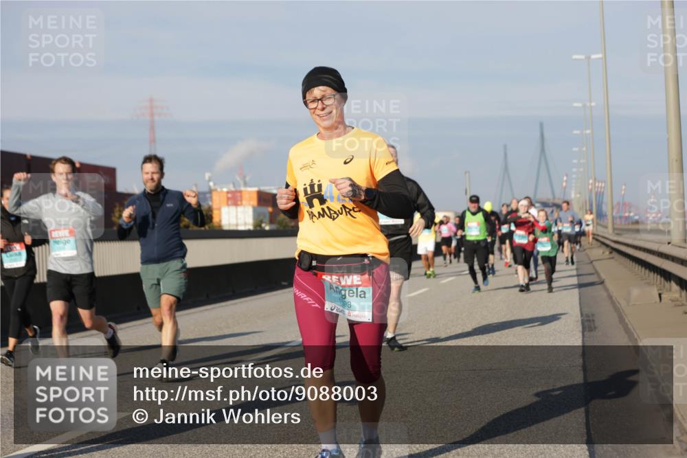 03.10.2025 - Köhlbrandbrückenlauf Jannik Wohlers http://msf.ph/oto/9088003 03.10.2025 09:57:59 Position 3 598 meine-sportfotos.de