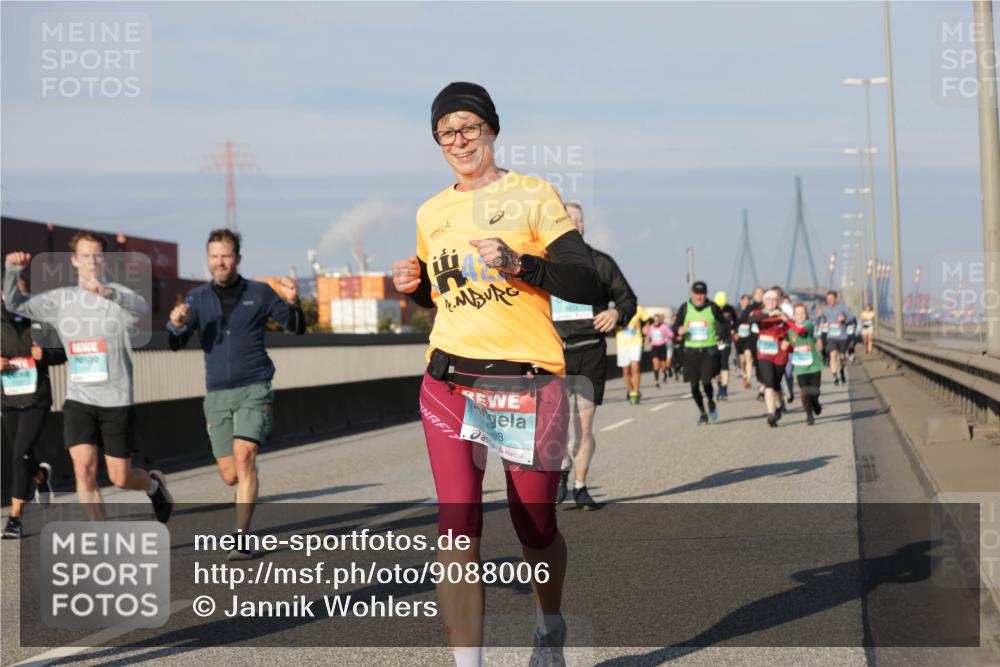 03.10.2025 - Köhlbrandbrückenlauf Jannik Wohlers http://msf.ph/oto/9088006 03.10.2025 09:57:59 Position 3 4, 98 meine-sportfotos.de