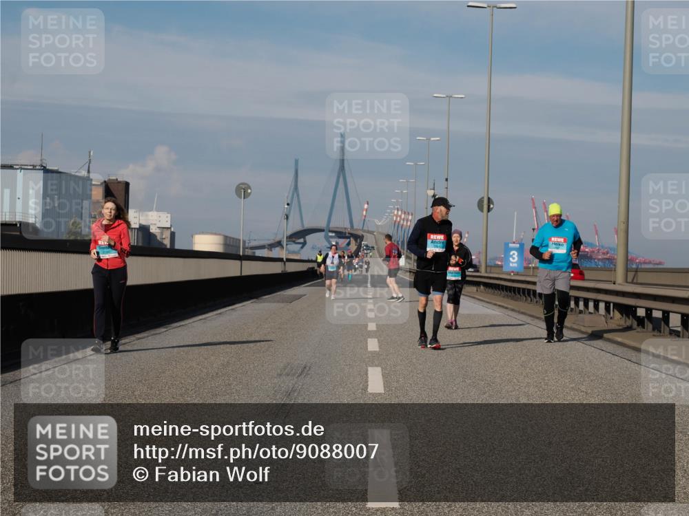 03.10.2025 - Köhlbrandbrückenlauf Fabian Wolf http://msf.ph/oto/9088007 03.10.2025 10:24:02 Position 3 2064 meine-sportfotos.de