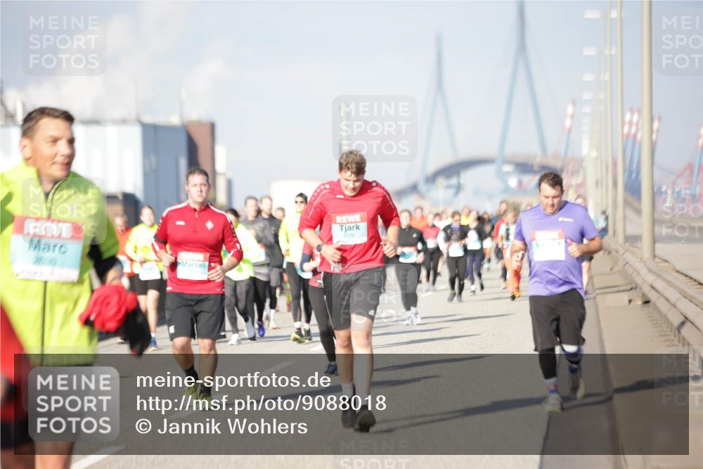03.10.2025 - Köhlbrandbrückenlauf Jannik Wohlers http://msf.ph/oto/9088018 03.10.2025 10:08:44 Position 3 2632 meine-sportfotos.de
