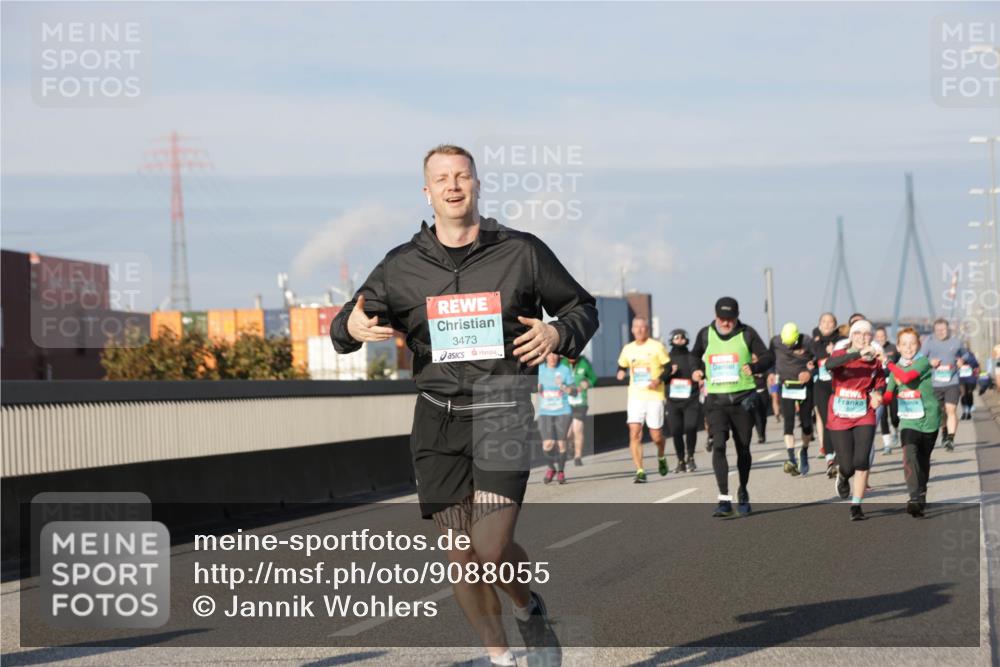 03.10.2025 - Köhlbrandbrückenlauf Jannik Wohlers http://msf.ph/oto/9088055 03.10.2025 09:58:00 Position 3 3473 meine-sportfotos.de