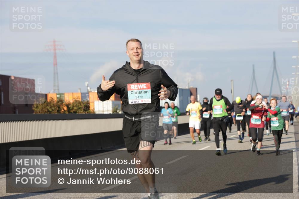 03.10.2025 - Köhlbrandbrückenlauf Jannik Wohlers http://msf.ph/oto/9088061 03.10.2025 09:58:00 Position 3 3473 meine-sportfotos.de