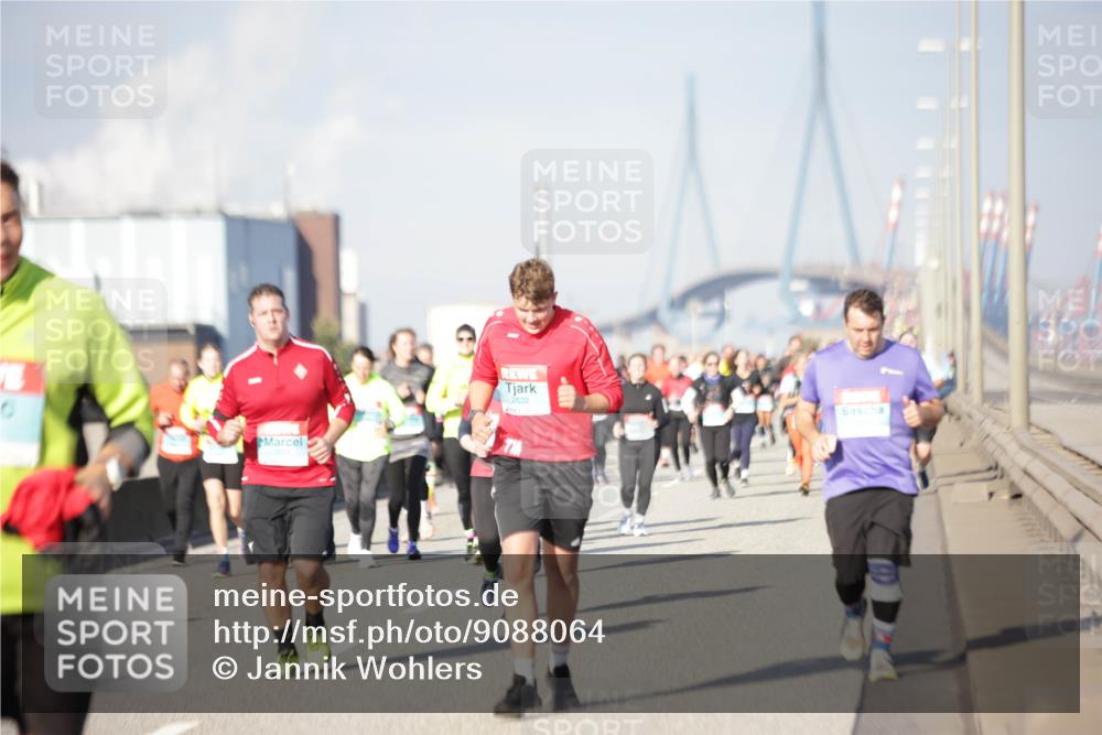 03.10.2025 - Köhlbrandbrückenlauf Jannik Wohlers http://msf.ph/oto/9088064 03.10.2025 10:08:44 Position 3 0, 2632 meine-sportfotos.de
