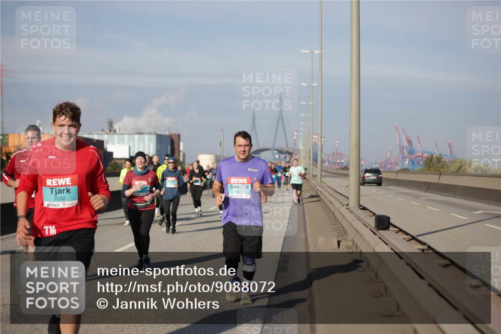 03.10.2025 - Köhlbrandbrückenlauf Jannik Wohlers http://msf.ph/oto/9088072 03.10.2025 10:08:49 Position 3 2632, 3483 meine-sportfotos.de