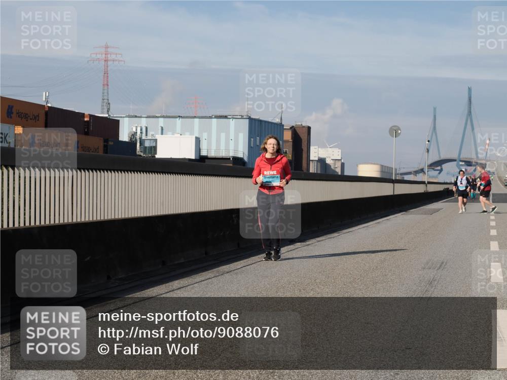 03.10.2025 - Köhlbrandbrückenlauf Fabian Wolf http://msf.ph/oto/9088076 03.10.2025 10:24:03 Position 3  meine-sportfotos.de