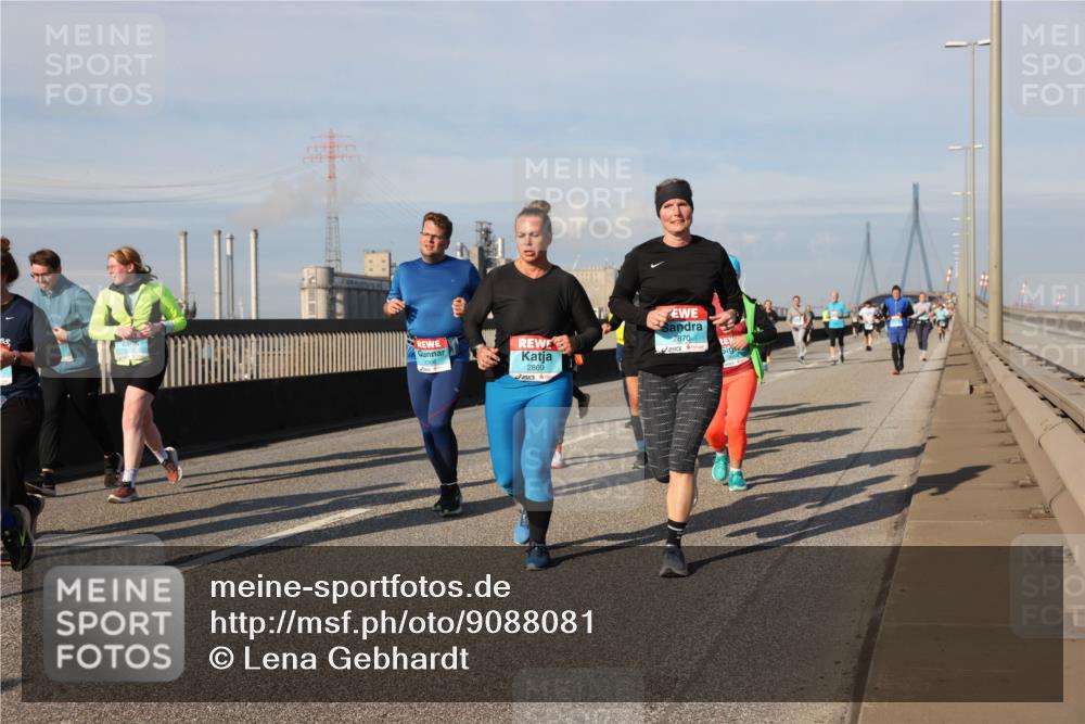 03.10.2025 - Köhlbrandbrückenlauf Lena Gebhardt http://msf.ph/oto/9088081 03.10.2025 10:06:34 Position 2 2869, 2870 meine-sportfotos.de