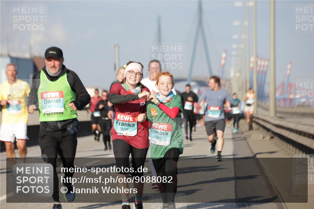 03.10.2025 - Köhlbrandbrückenlauf Jannik Wohlers http://msf.ph/oto/9088082 03.10.2025 09:58:01 Position 3 1674, 3500, 3499 meine-sportfotos.de