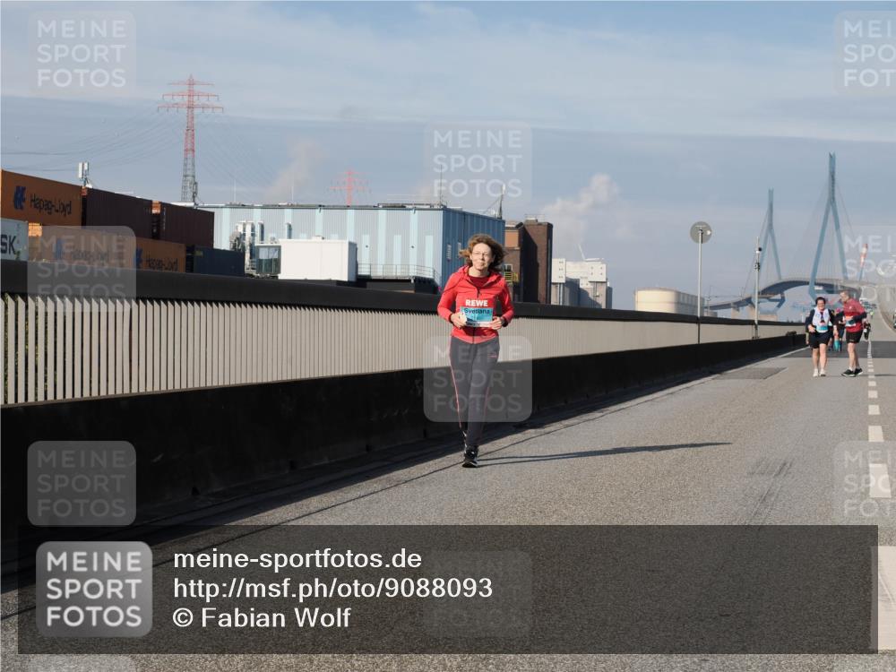 03.10.2025 - Köhlbrandbrückenlauf Fabian Wolf http://msf.ph/oto/9088093 03.10.2025 10:24:03 Position 3  meine-sportfotos.de