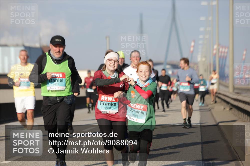 03.10.2025 - Köhlbrandbrückenlauf Jannik Wohlers http://msf.ph/oto/9088094 03.10.2025 09:58:01 Position 3 1674, 3500, 3499 meine-sportfotos.de