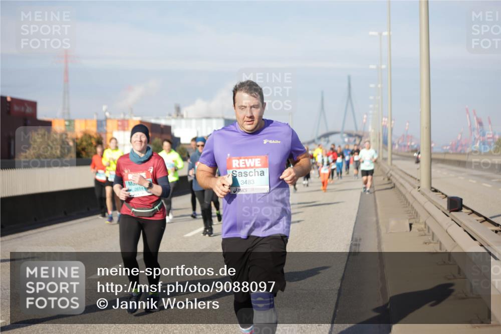 03.10.2025 - Köhlbrandbrückenlauf Jannik Wohlers http://msf.ph/oto/9088097 03.10.2025 10:08:51 Position 3 2614, 3483 meine-sportfotos.de