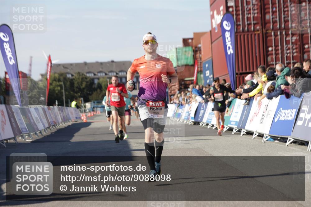 03.10.2025 - Köhlbrandbrückenlauf Jannik Wohlers http://msf.ph/oto/9088098 03.10.2025 12:53:24 Ziel 4029, 4142, 5786, 6241, 6333, 6656, 6804 meine-sportfotos.de
