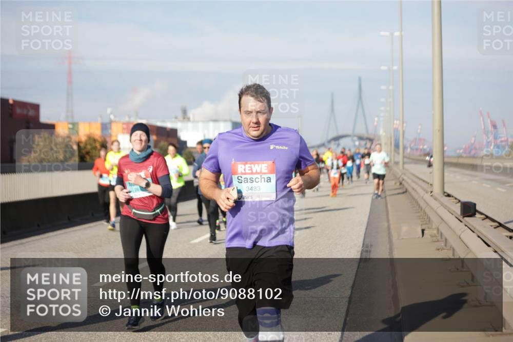03.10.2025 - Köhlbrandbrückenlauf Jannik Wohlers http://msf.ph/oto/9088102 03.10.2025 10:08:51 Position 3 3483 meine-sportfotos.de