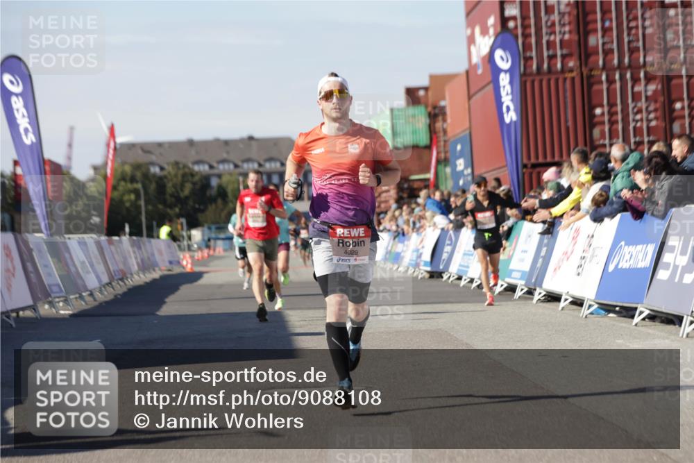 03.10.2025 - Köhlbrandbrückenlauf Jannik Wohlers http://msf.ph/oto/9088108 03.10.2025 12:53:24 Ziel 4029, 4142, 5786, 6241, 6333, 6656, 6804 meine-sportfotos.de