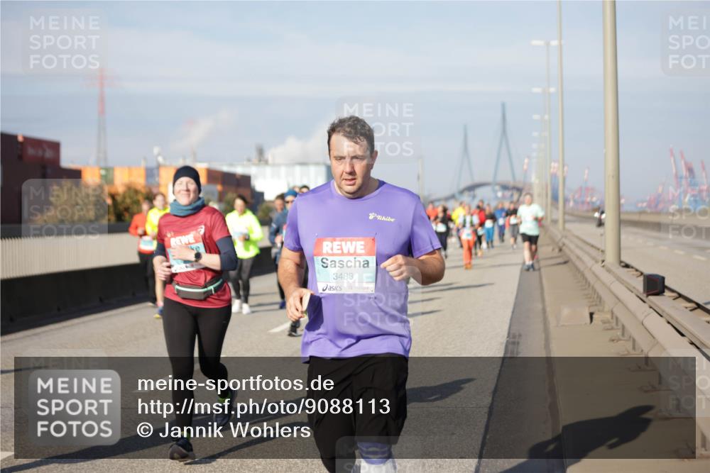 03.10.2025 - Köhlbrandbrückenlauf Jannik Wohlers http://msf.ph/oto/9088113 03.10.2025 10:08:51 Position 3 3483 meine-sportfotos.de