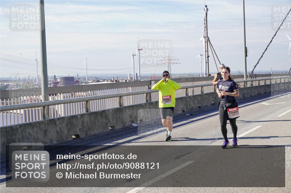 03.10.2025 - Köhlbrandbrückenlauf Michael Burmester http://msf.ph/oto/9088121 03.10.2025 12:44:28 Position 2  meine-sportfotos.de