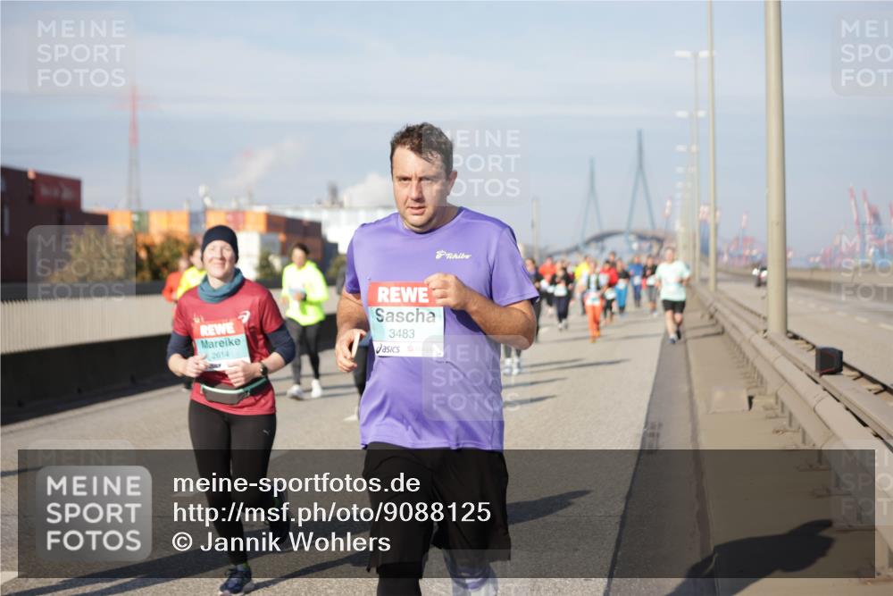 03.10.2025 - Köhlbrandbrückenlauf Jannik Wohlers http://msf.ph/oto/9088125 03.10.2025 10:08:51 Position 3 2614, 3483 meine-sportfotos.de