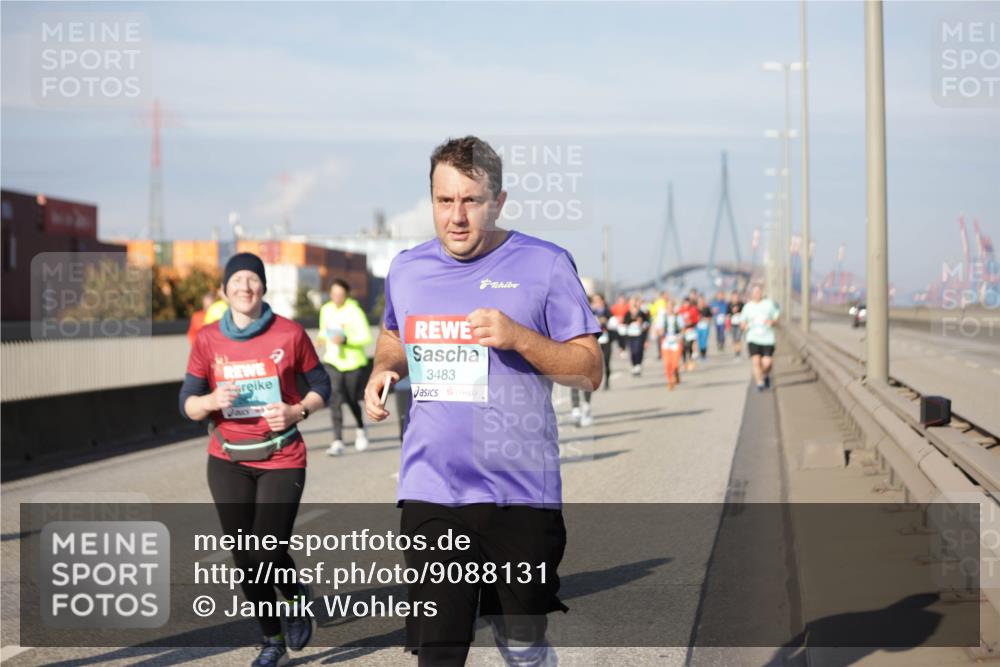 03.10.2025 - Köhlbrandbrückenlauf Jannik Wohlers http://msf.ph/oto/9088131 03.10.2025 10:08:51 Position 3 3483 meine-sportfotos.de