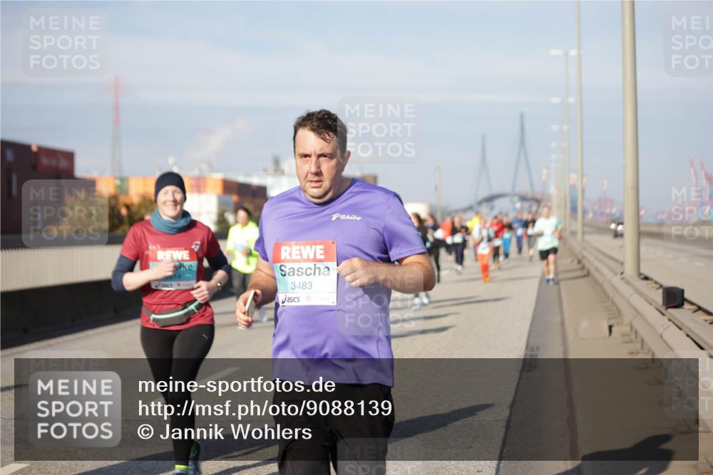 03.10.2025 - Köhlbrandbrückenlauf Jannik Wohlers http://msf.ph/oto/9088139 03.10.2025 10:08:51 Position 3 3483 meine-sportfotos.de