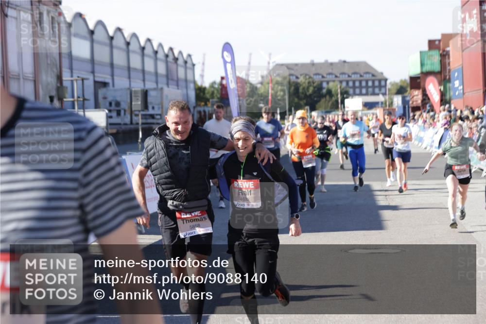 03.10.2025 - Köhlbrandbrückenlauf Jannik Wohlers http://msf.ph/oto/9088140 03.10.2025 13:19:12 Ziel 4143, 4630, 4631, 4632, 4690, 4725, 4727, 4816, 4828, 4876, 4996, 5027, 5853, 5858, 6088, 6117, 6127, 6225, 6226, 6475 meine-sportfotos.de