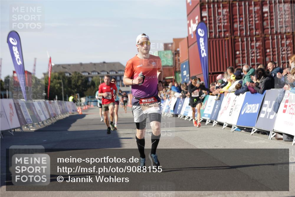 03.10.2025 - Köhlbrandbrückenlauf Jannik Wohlers http://msf.ph/oto/9088155 03.10.2025 12:53:24 Ziel 4029, 4142, 5786, 6241, 6333, 6656, 6804 meine-sportfotos.de