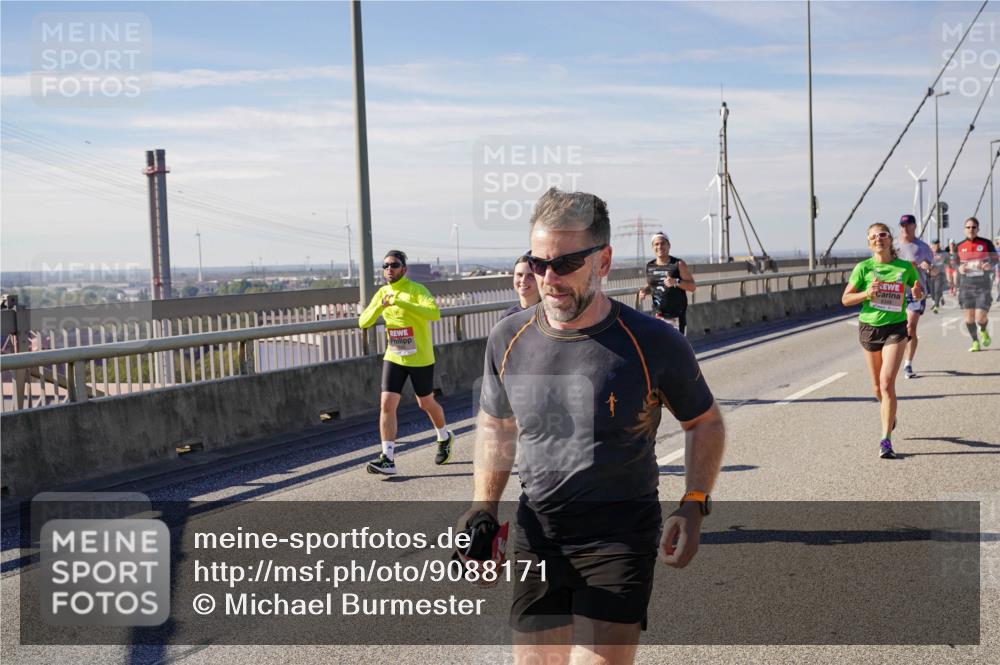 03.10.2025 - Köhlbrandbrückenlauf Michael Burmester http://msf.ph/oto/9088171 03.10.2025 12:44:29 Position 2  meine-sportfotos.de