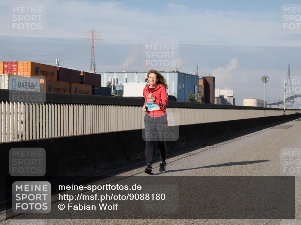 03.10.2025 - Köhlbrandbrückenlauf Fabian Wolf http://msf.ph/oto/9088180 03.10.2025 10:24:05 Position 3 2191 meine-sportfotos.de