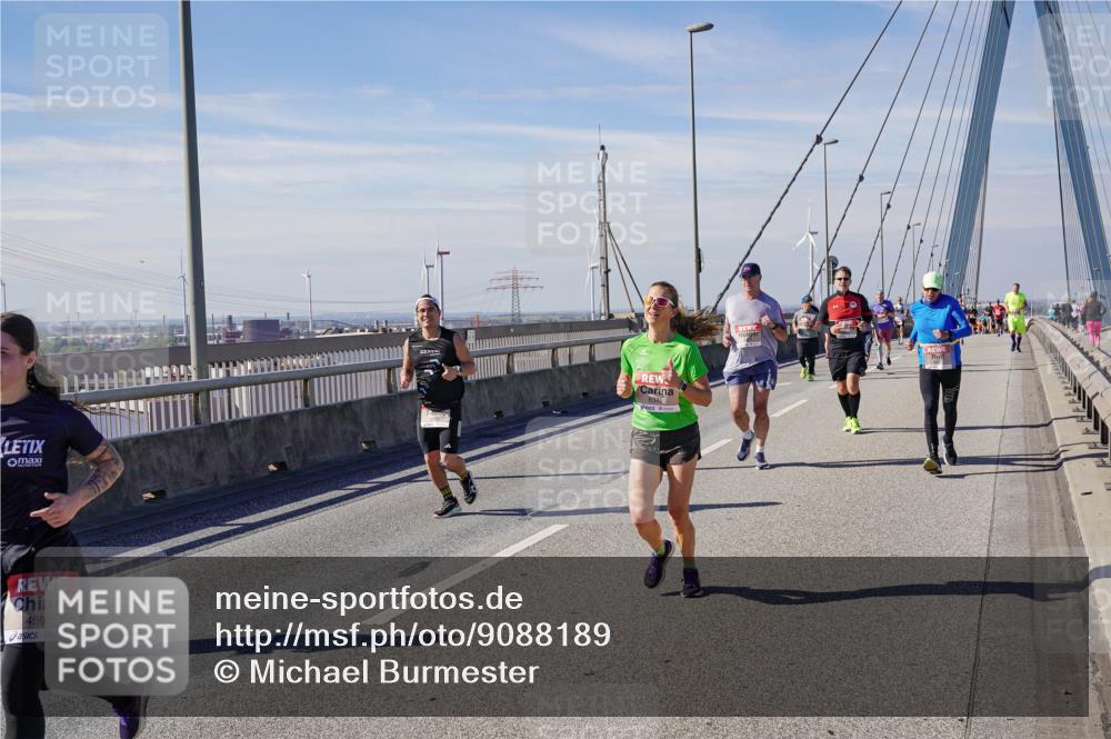03.10.2025 - Köhlbrandbrückenlauf Michael Burmester http://msf.ph/oto/9088189 03.10.2025 12:44:30 Position 2 4590 meine-sportfotos.de