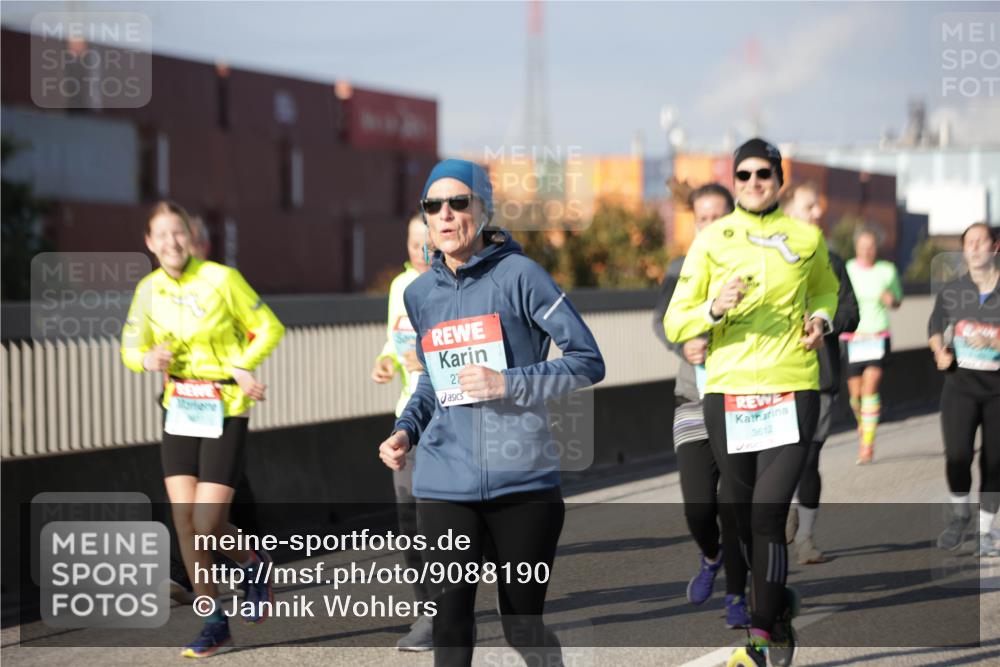 03.10.2025 - Köhlbrandbrückenlauf Jannik Wohlers http://msf.ph/oto/9088190 03.10.2025 10:08:54 Position 3 27, 3612 meine-sportfotos.de