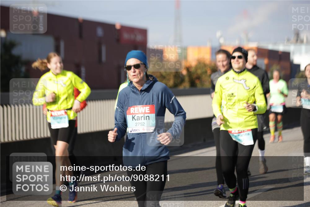 03.10.2025 - Köhlbrandbrückenlauf Jannik Wohlers http://msf.ph/oto/9088211 03.10.2025 10:08:54 Position 3 2752 meine-sportfotos.de